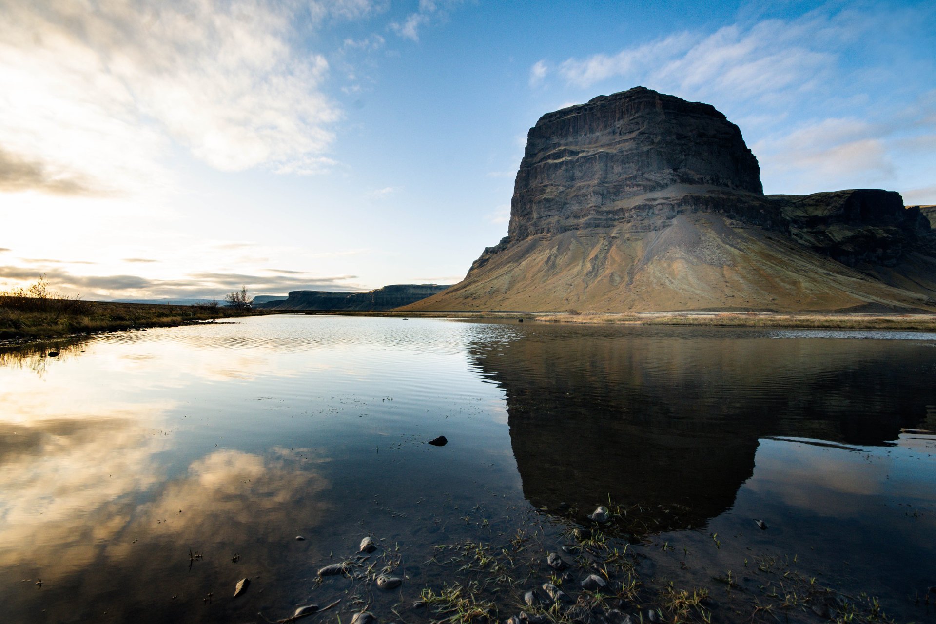 Lómagnúpur cliff Iceland highest Southeast coast