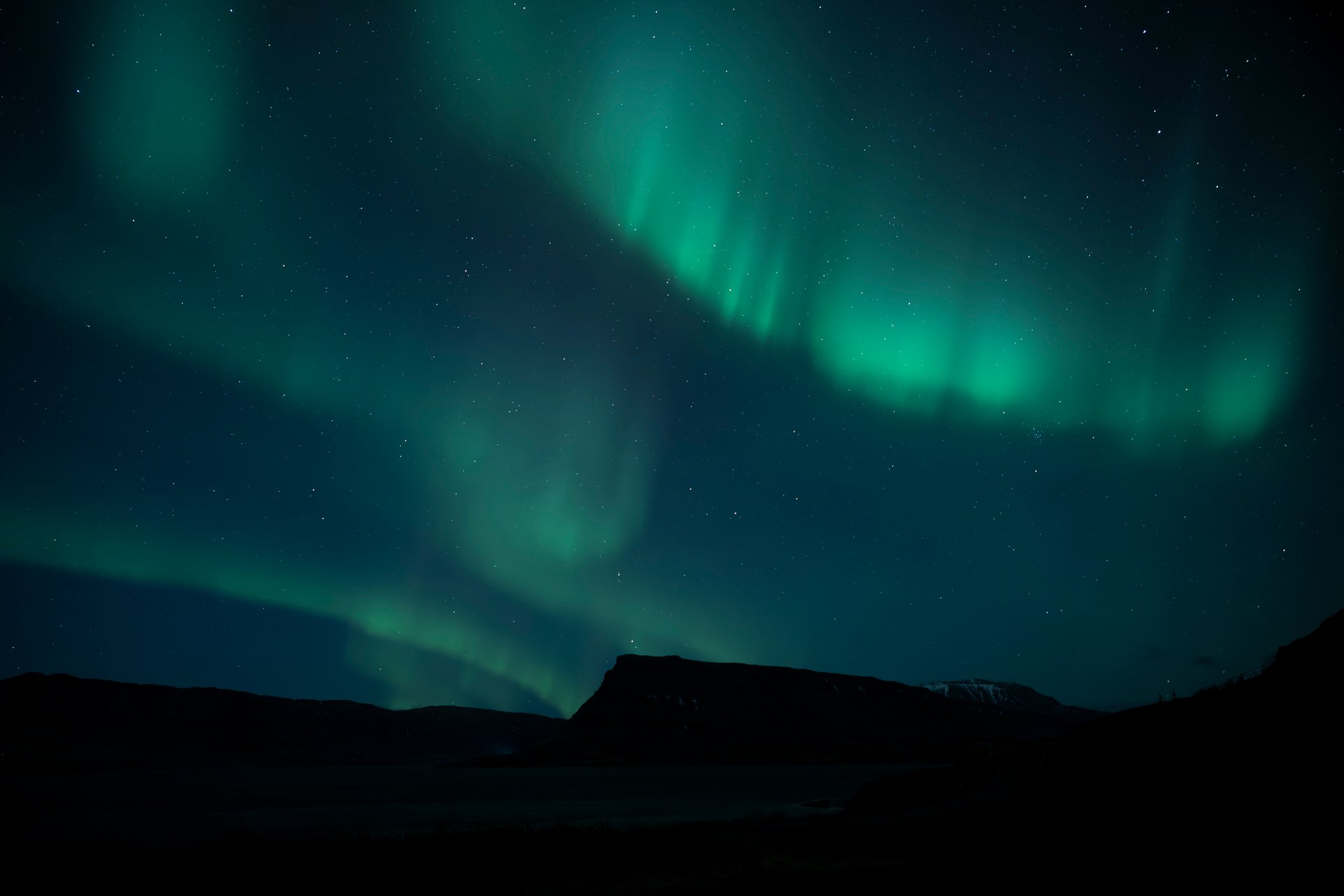 Private Northern Lights tour capturing aurora