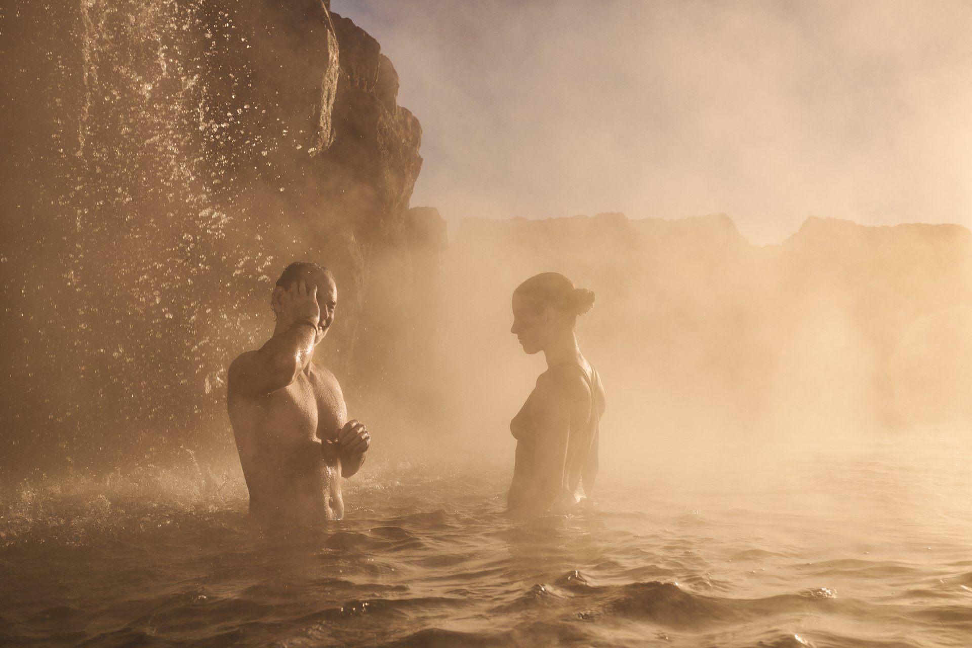 Piscine à débordement Sky Lagoon vue océan Islande