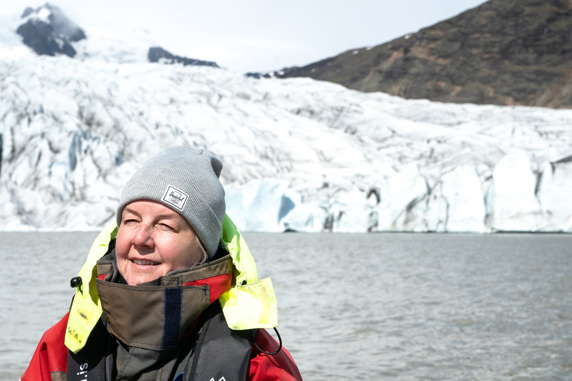 Boat tour Fjallsárlón Iceland among icebergs