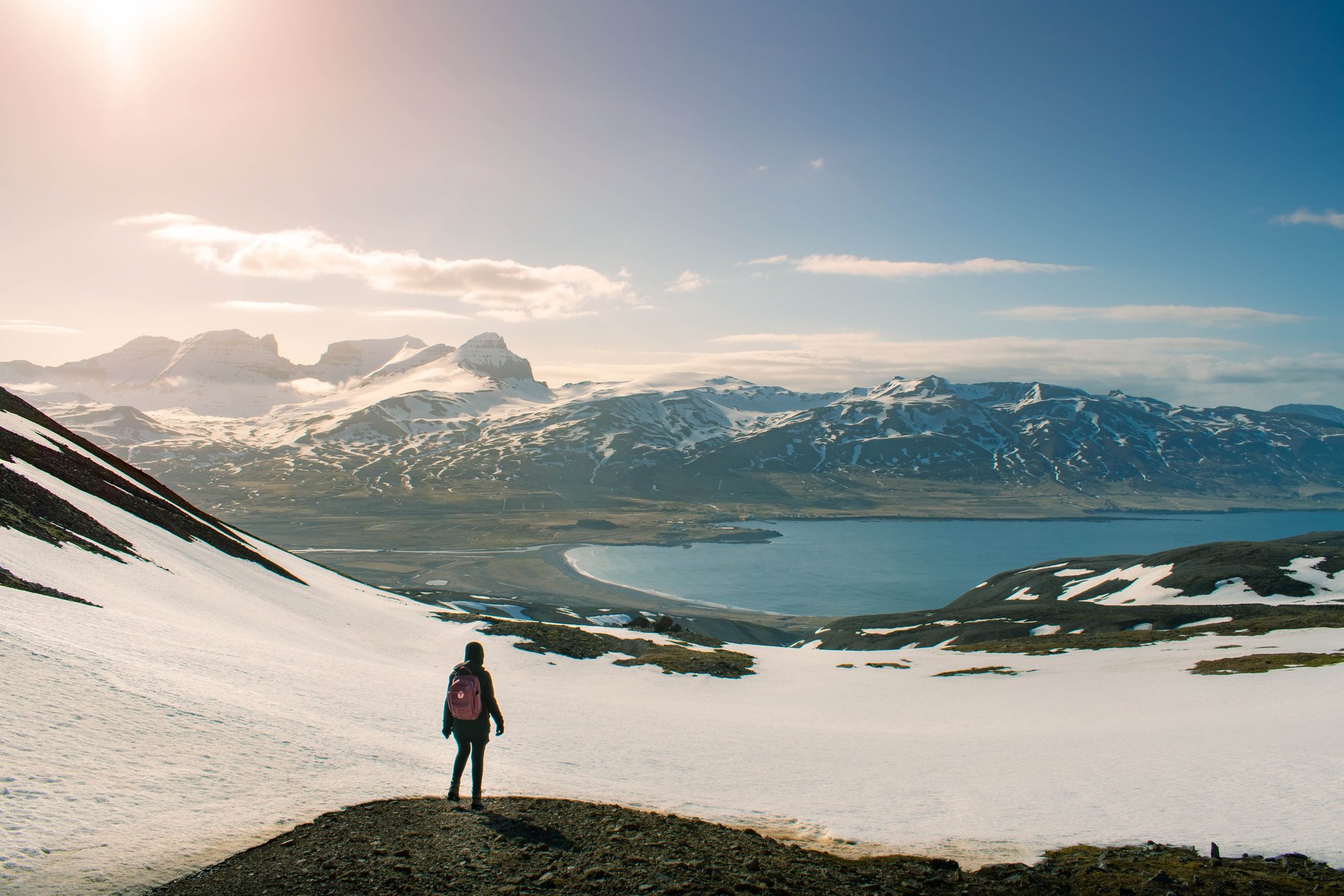 Clients enjoying a premium private tour in Iceland with their guide
