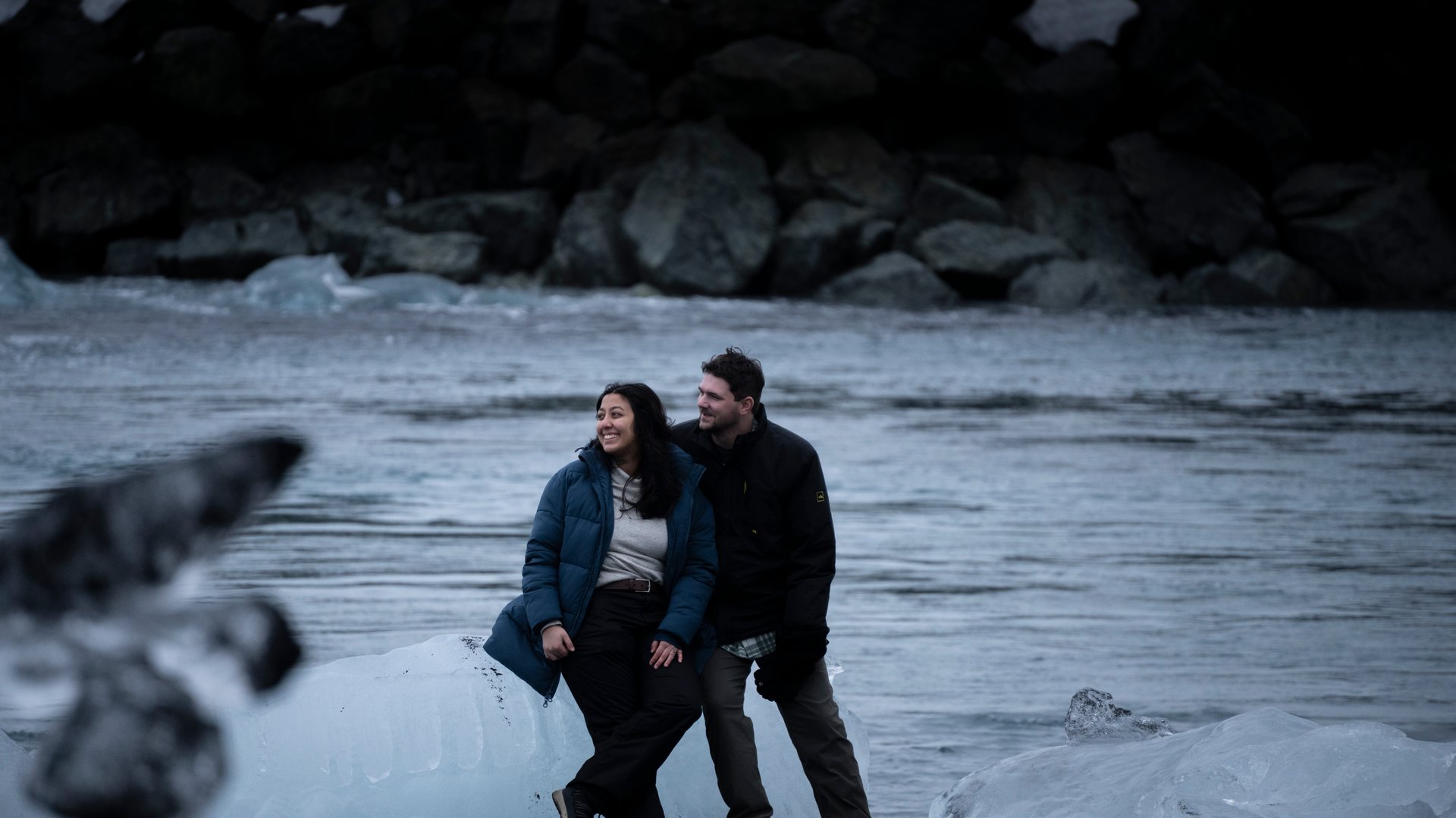 Clients on a winter sightseeing tour in Iceland