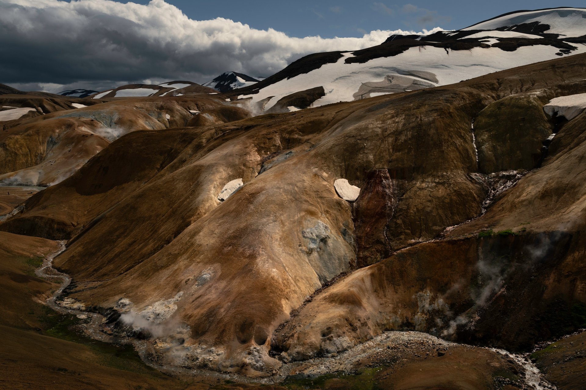 Hikers exploring Kerlingarfjöll geothermal area
