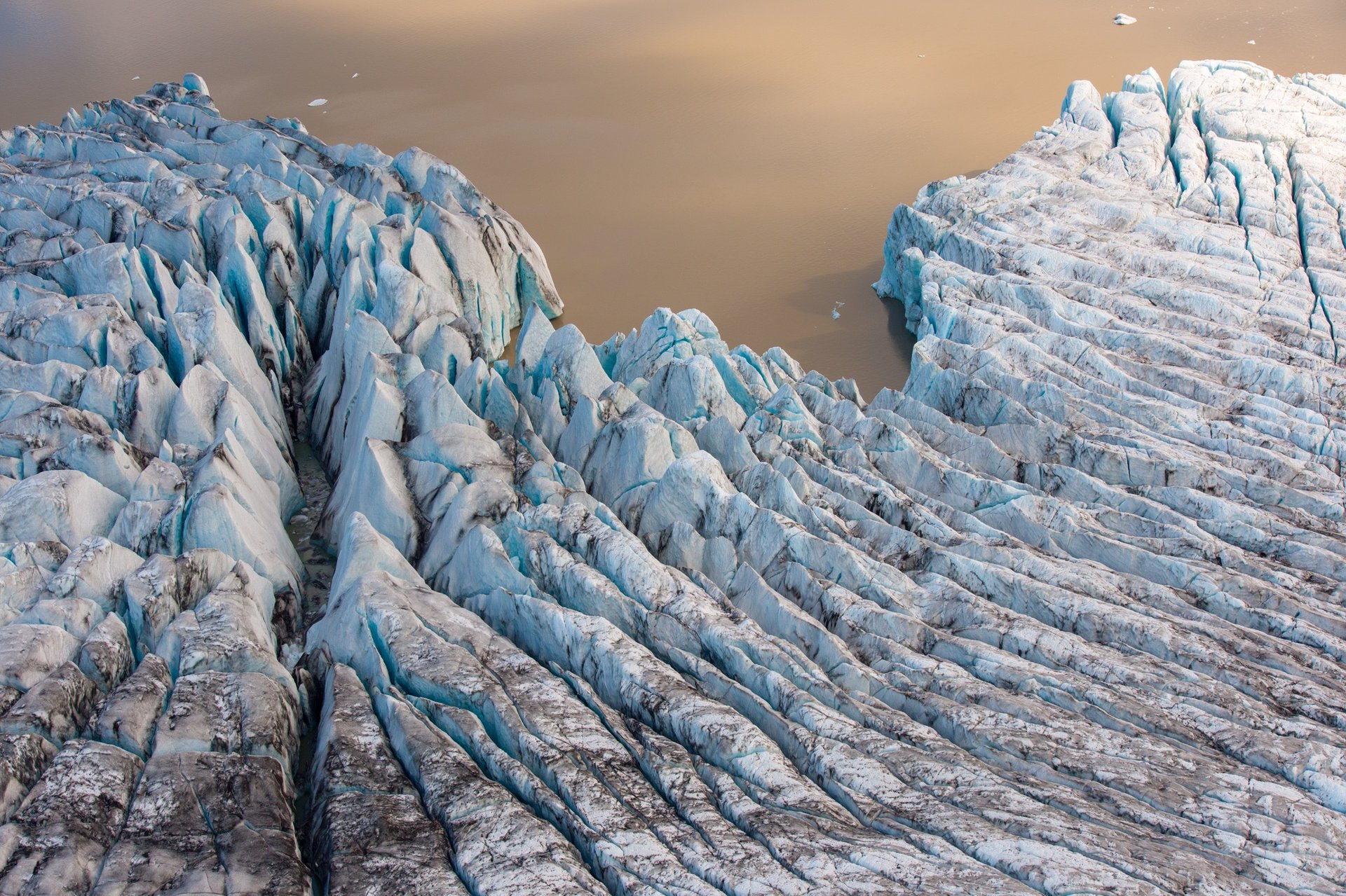 Helicopter landing in Þórsmörk valley Iceland highlands