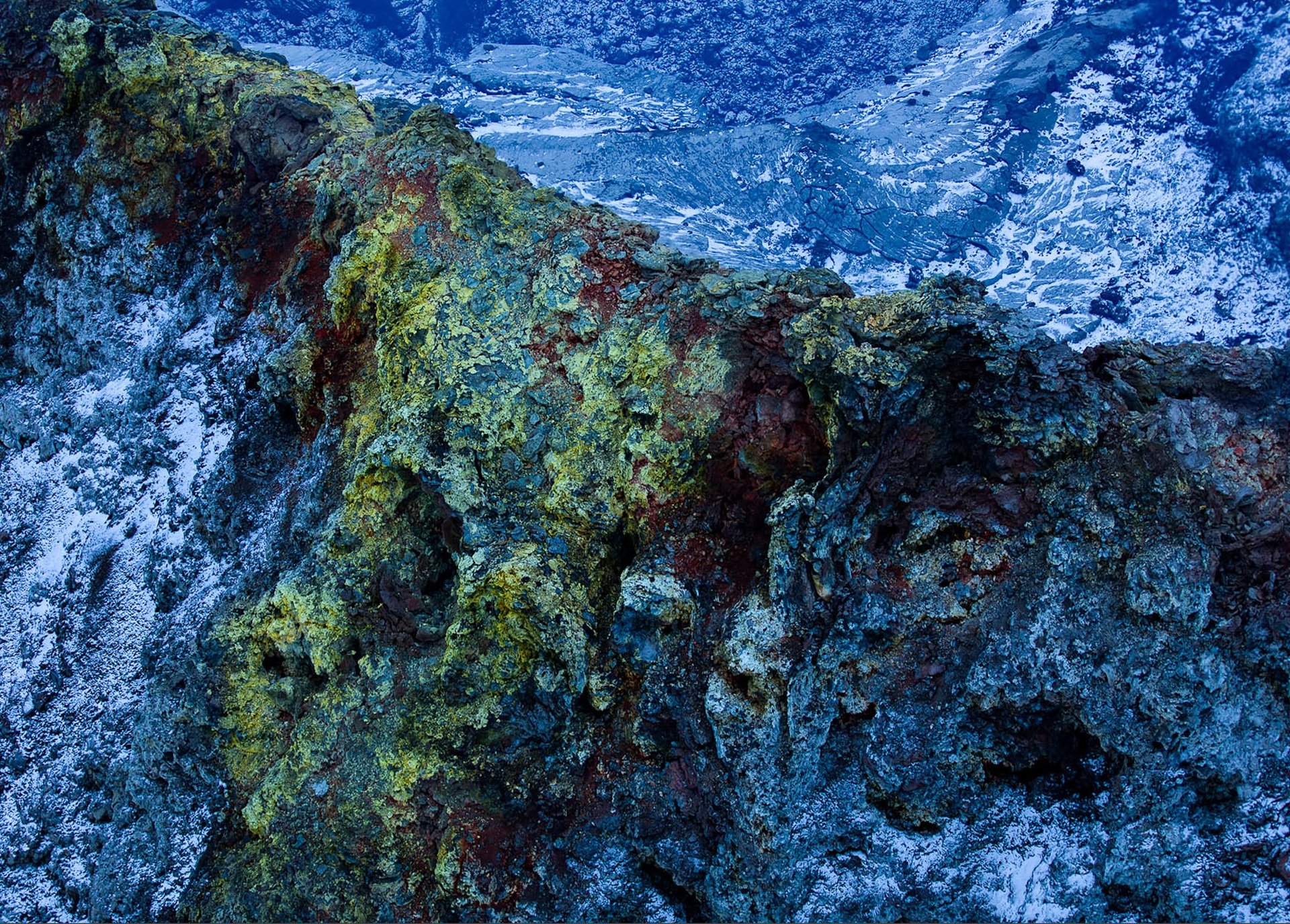 Coulées de lave fraîches créant de nouvelles terres sur la péninsule de Reykjanes