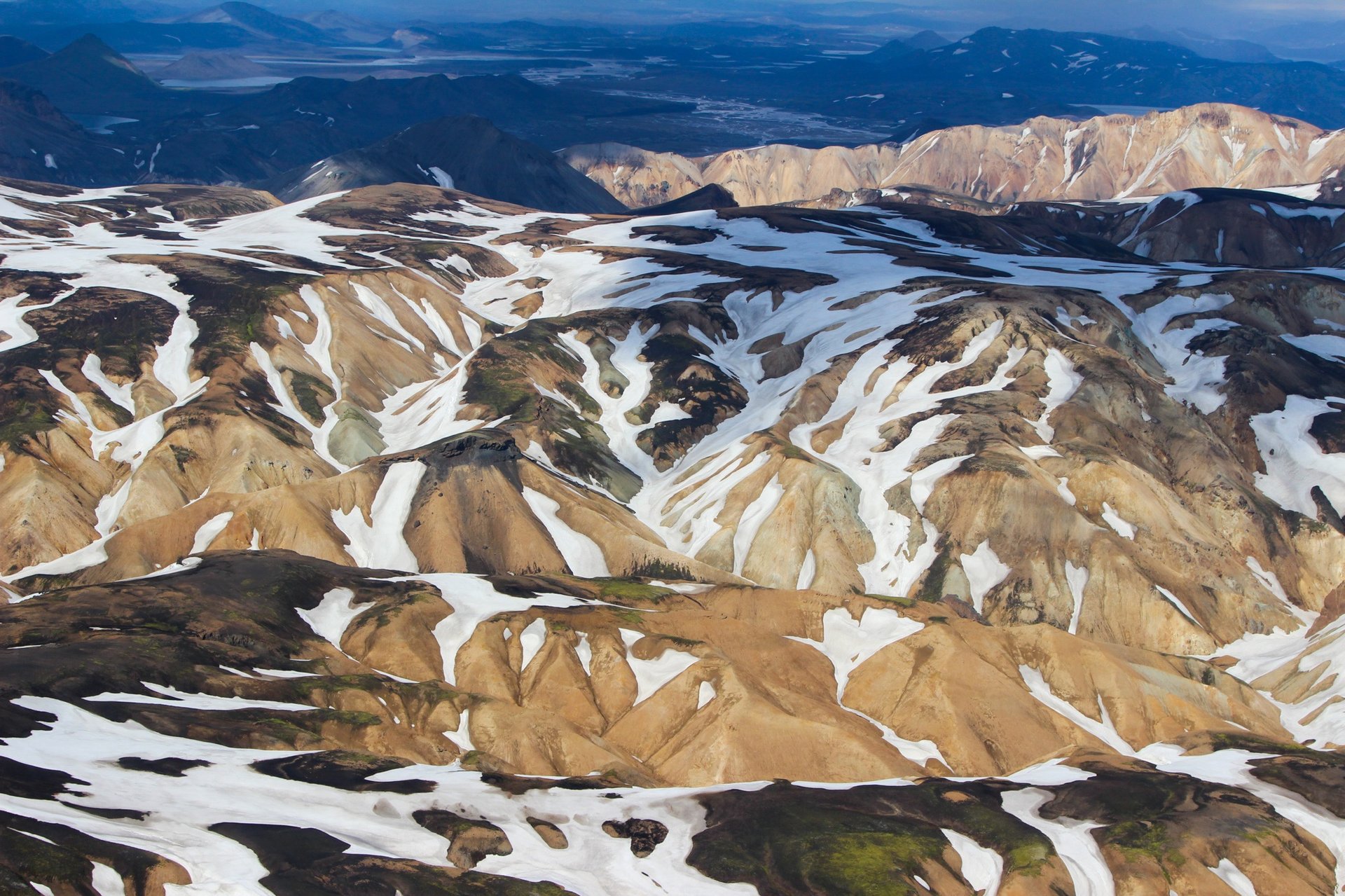 Exclusive helicopter tour over Þórsmörk Valley Mýrdalsjökull glacier and Landmannalaugar highlands