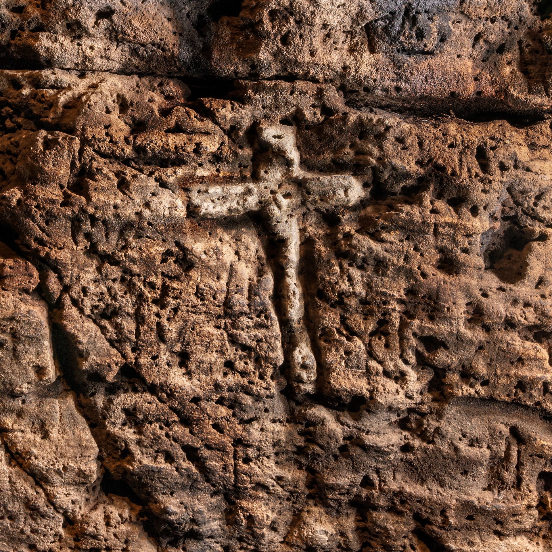 Private guided tour exploring ancient caves near Hella