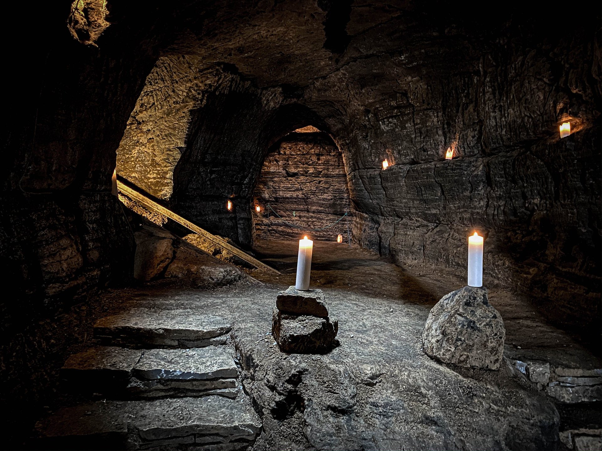 Private luxury tour of Hella caves with Icelandic whiskey and culinary tasting