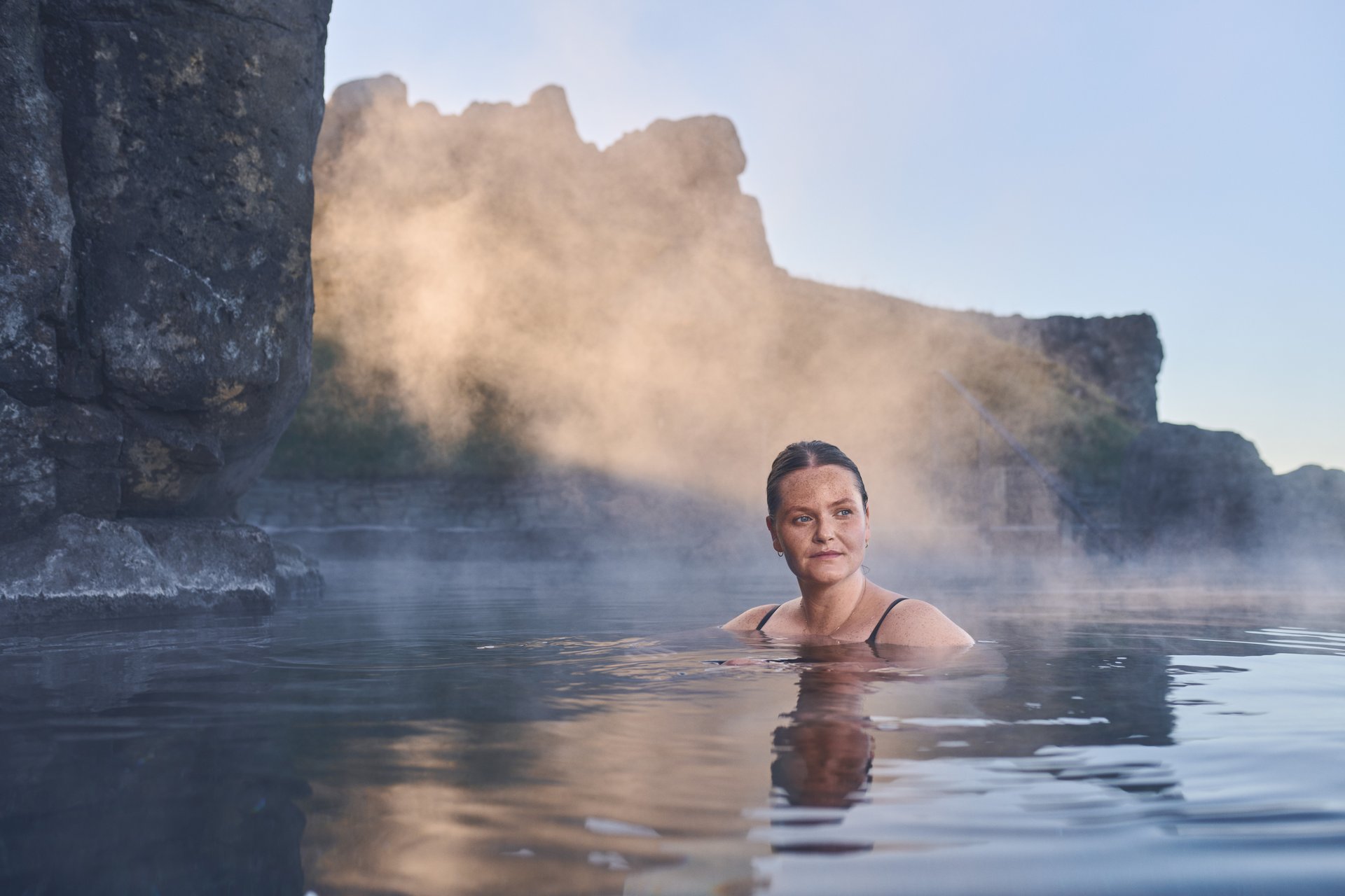Piscine à débordement premium en bord de mer avec vues sur l'Atlantique au Sky Lagoon