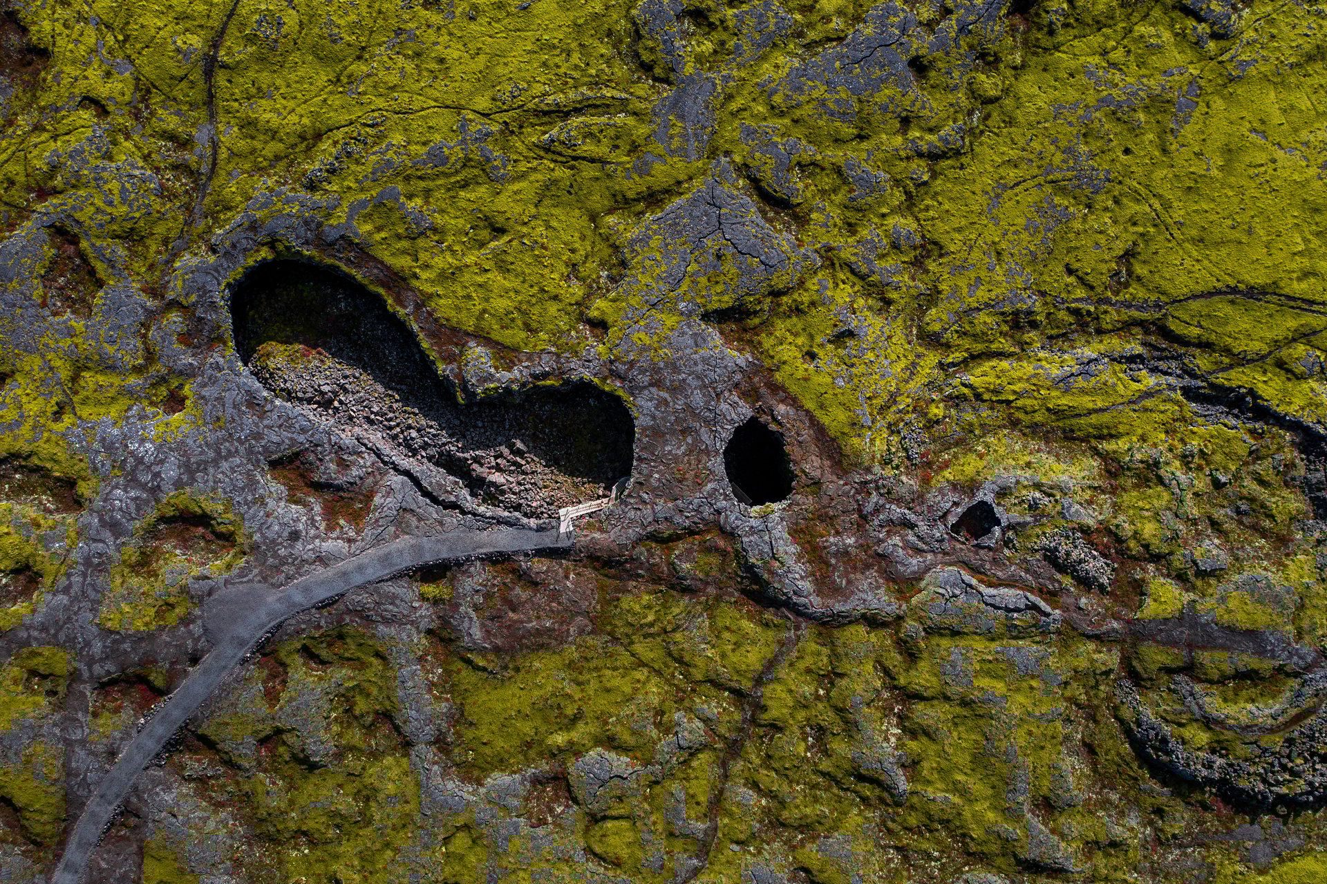 Family-friendly guided tour exploring Viðgelmir underground passages