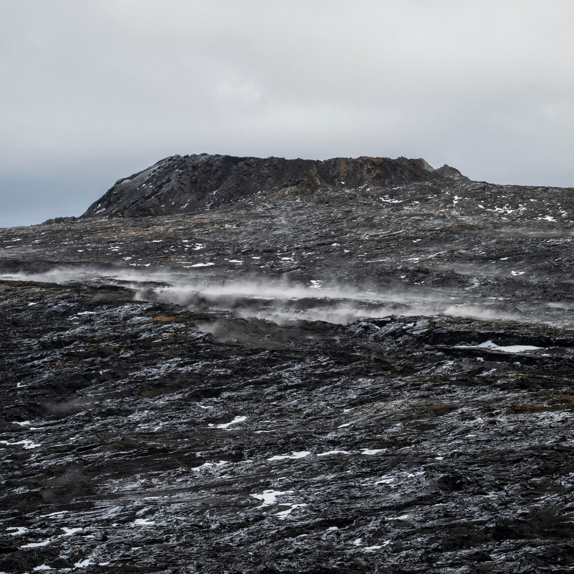 Steam vents and geothermal activity near the Fagradalsfjall crater