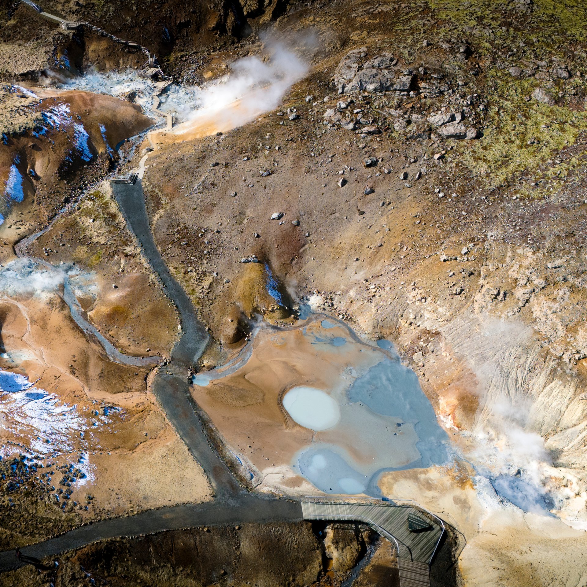 Geothermal activity and steam vents in Reykjanes-peninsula