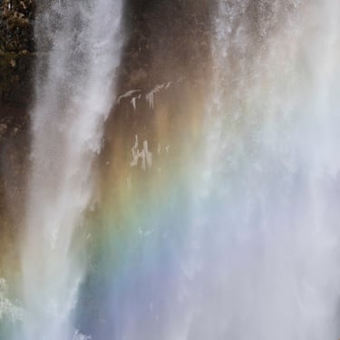 Námaskarð geothermal area bubbling mud pots