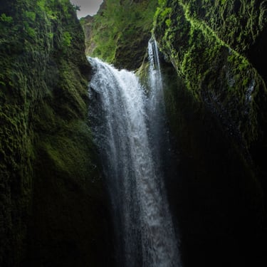 Highland expedition vehicle crossing rivers